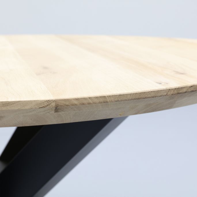 Eettafel Conroe rond met metalen matrixpoot