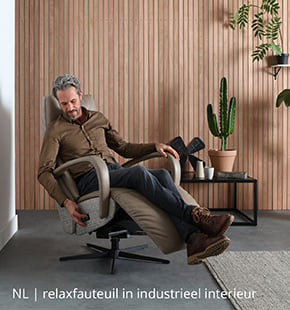 NLwoont relaxfauteuil in industrieel interieur